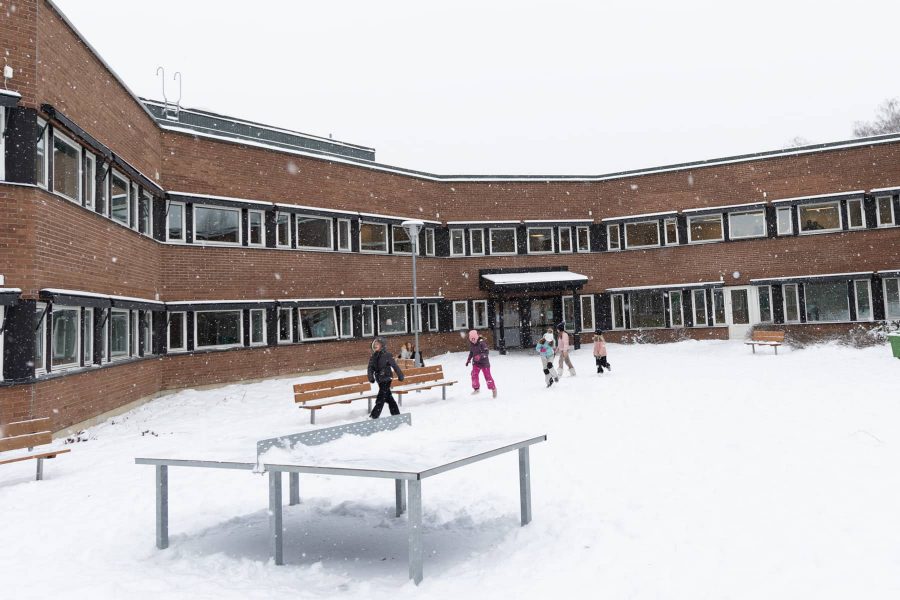 Vinterdag på Prolympia Norrköpings skolgård
